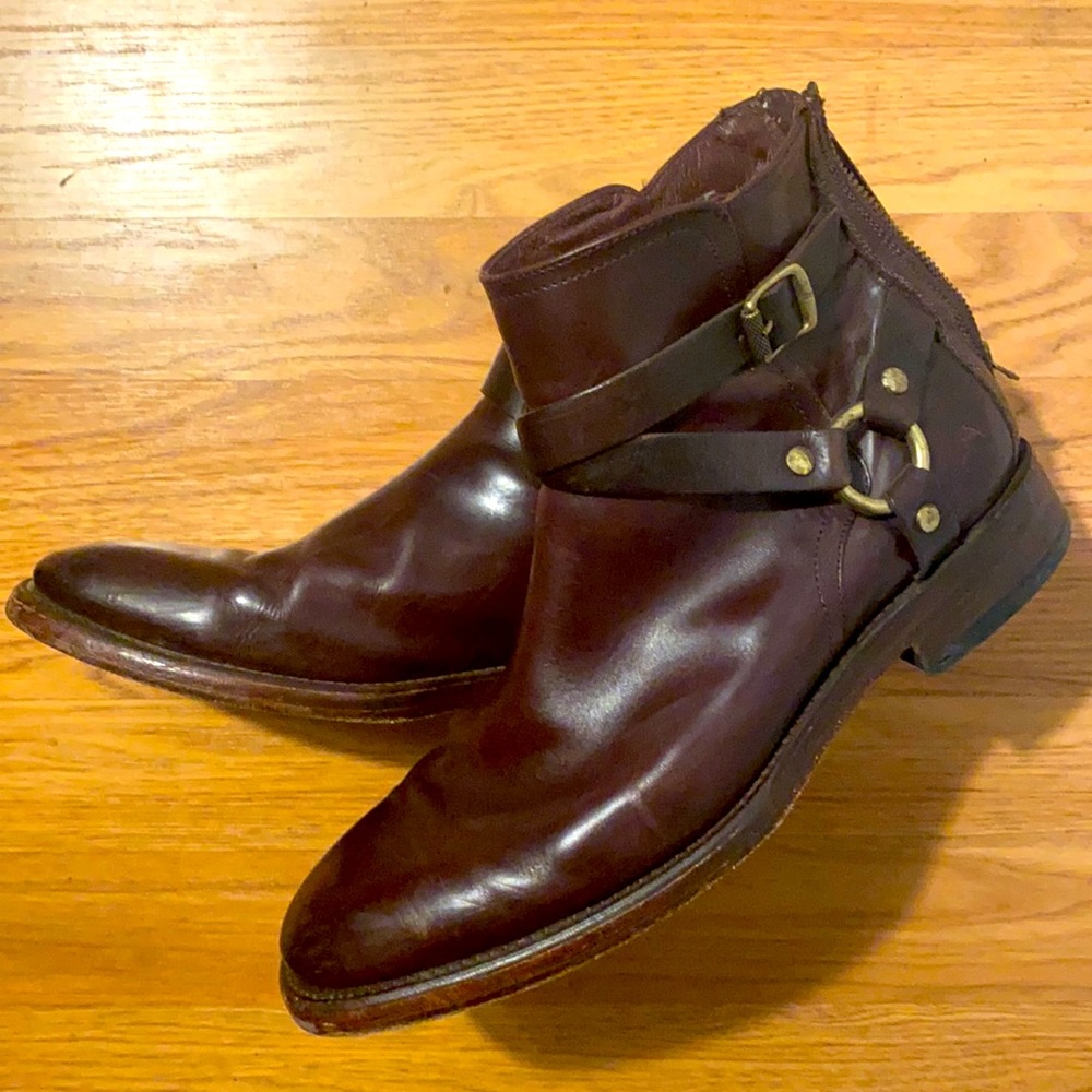 Men’s FRYE Genuine Leather Boots - Zipper Back Size 9